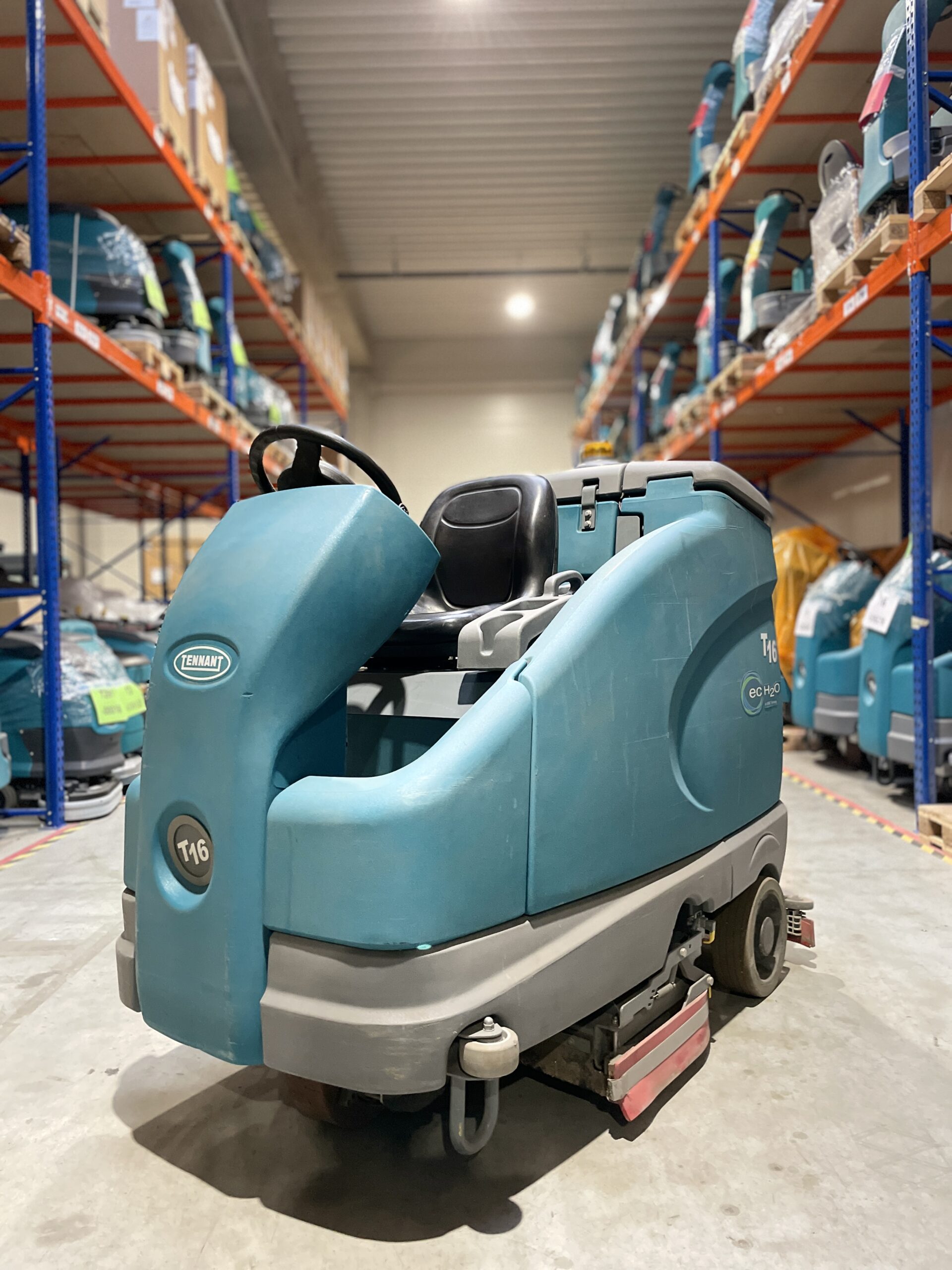 T16 DISC SCRUBBER-DRYER