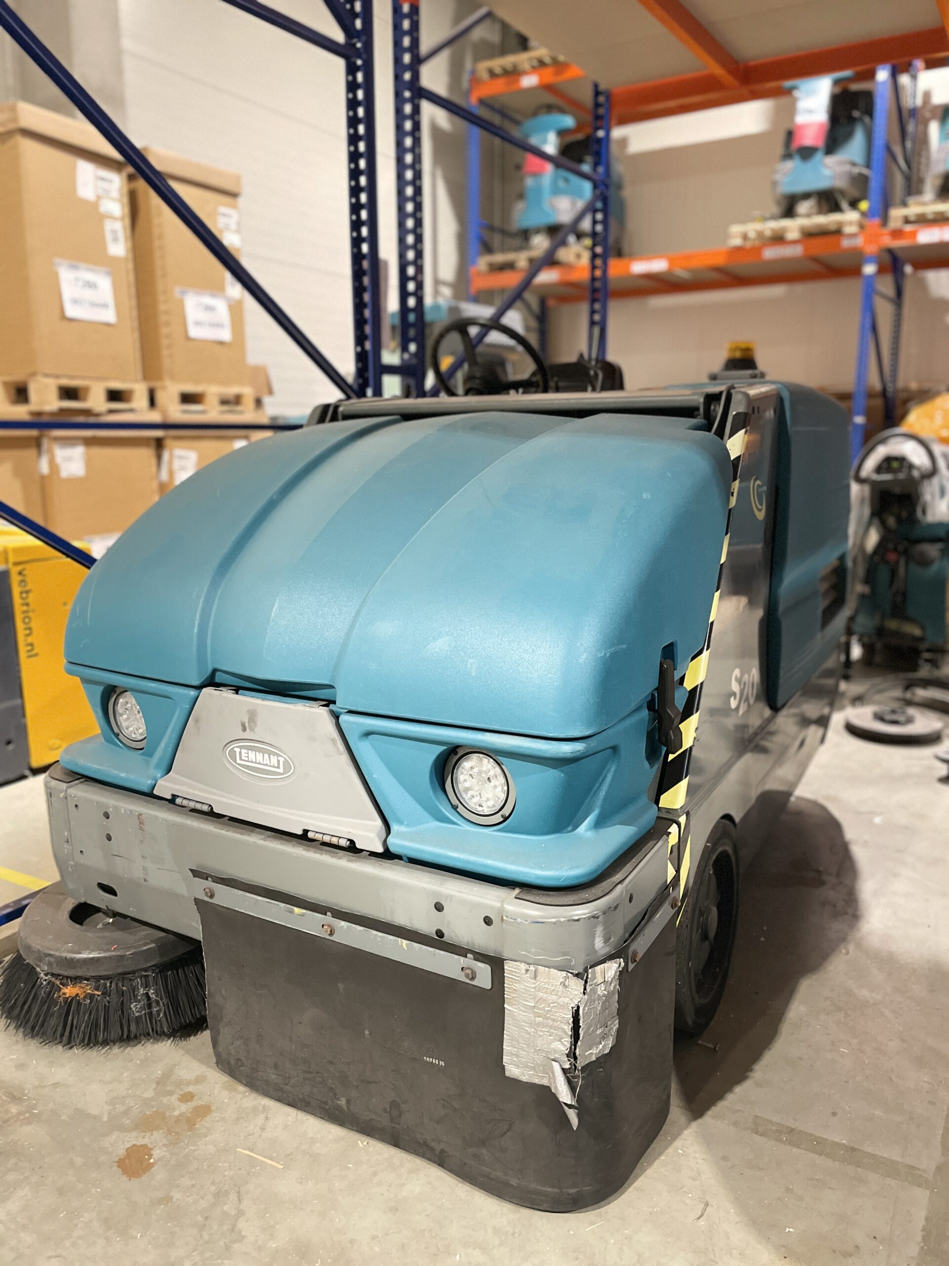 S20 BATTERY-POWERED SWEEPER