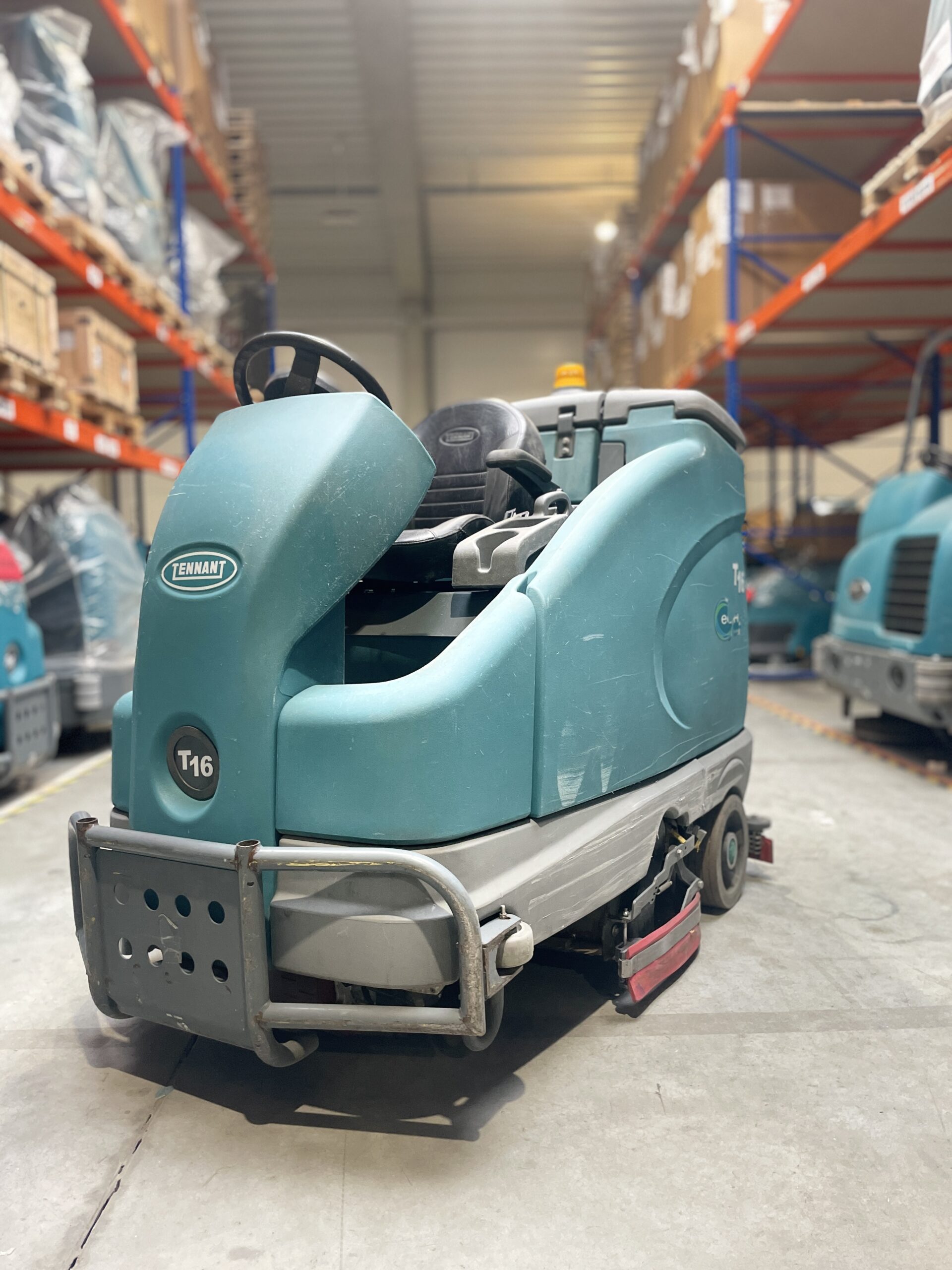 T16 CYL SCRUBBER-DRYER