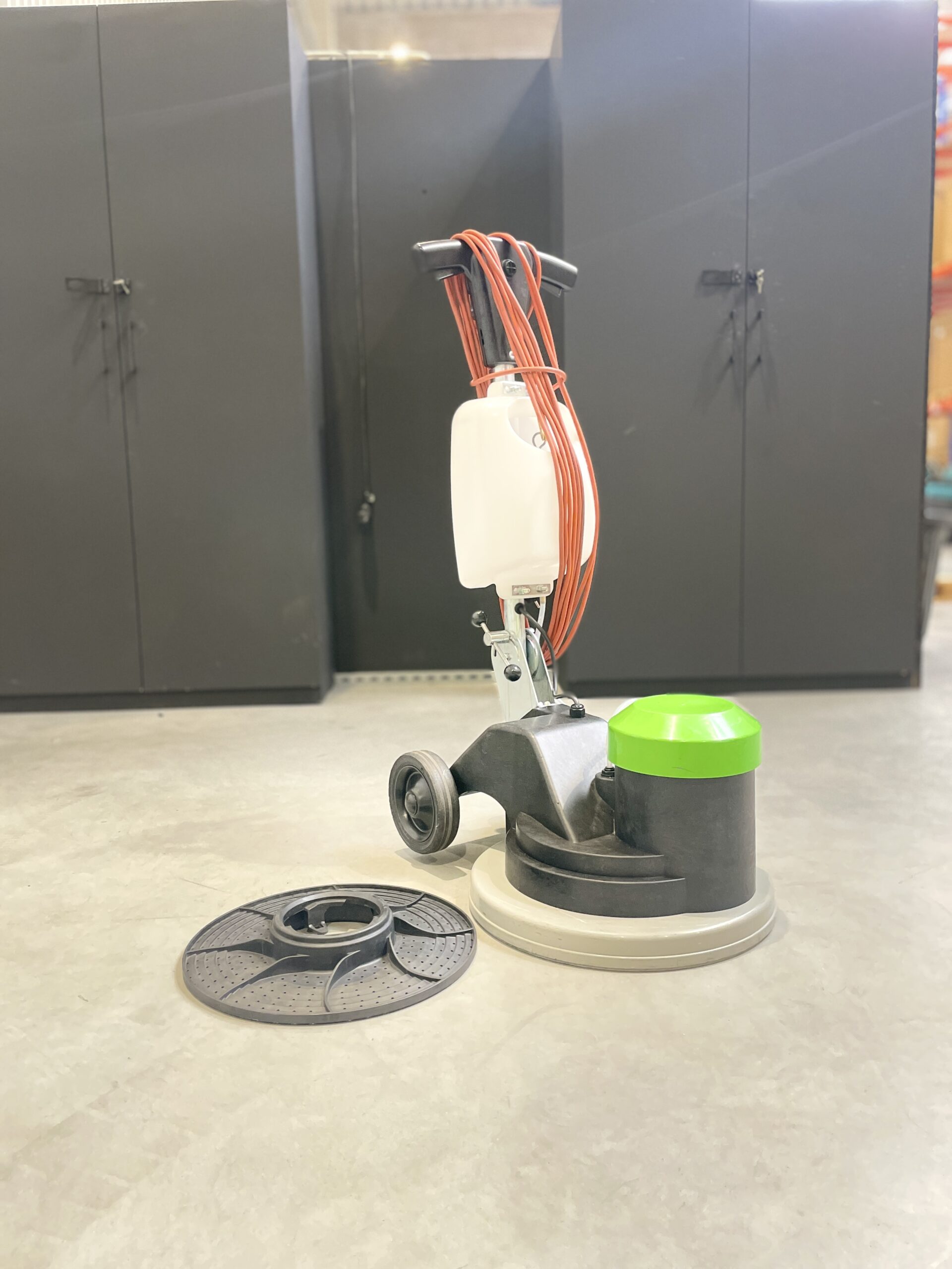 IPC ORBIS ECO MANUAL SWEEPER