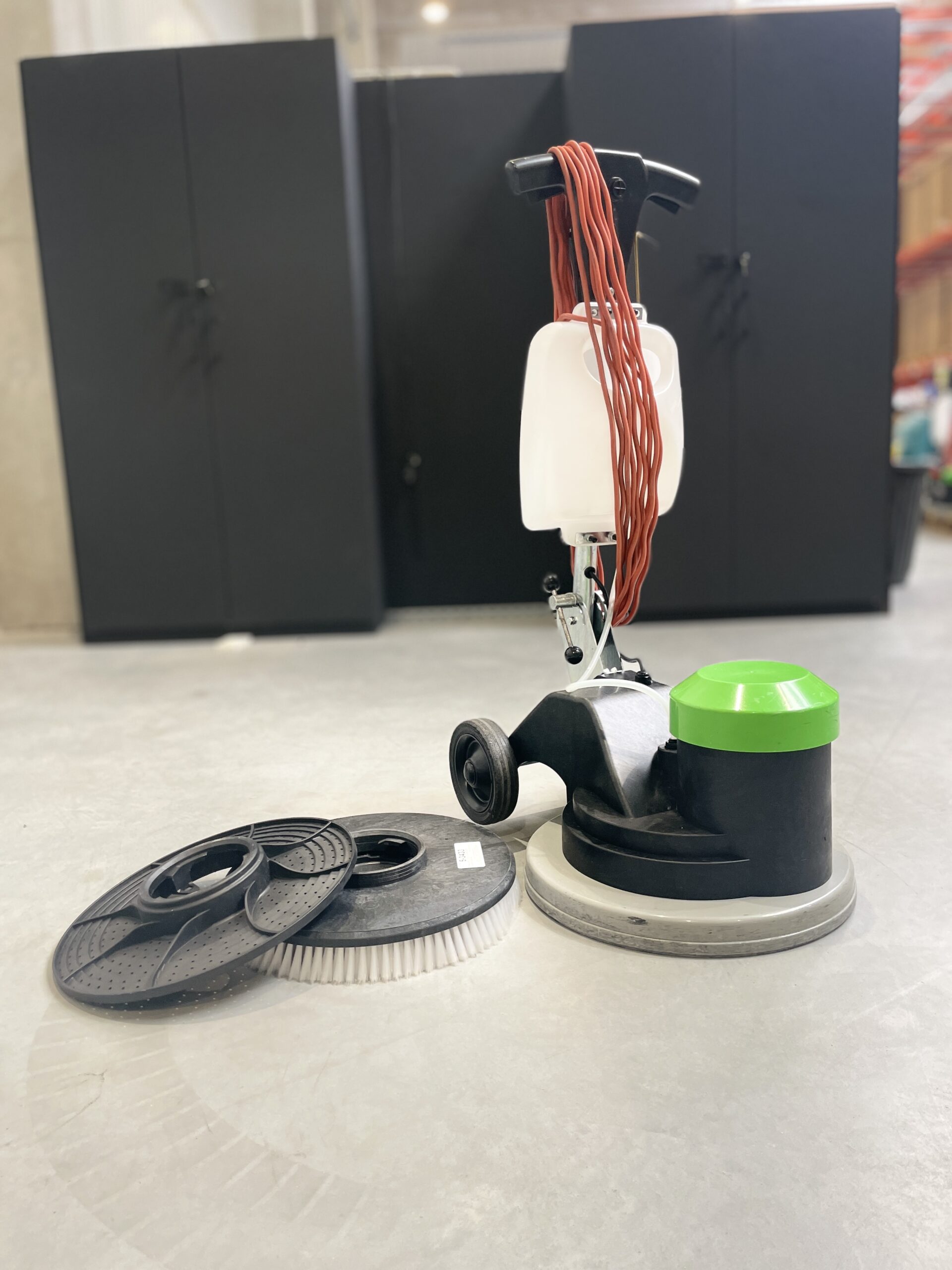 IPC ORBIS ECO MANUAL SWEEPER