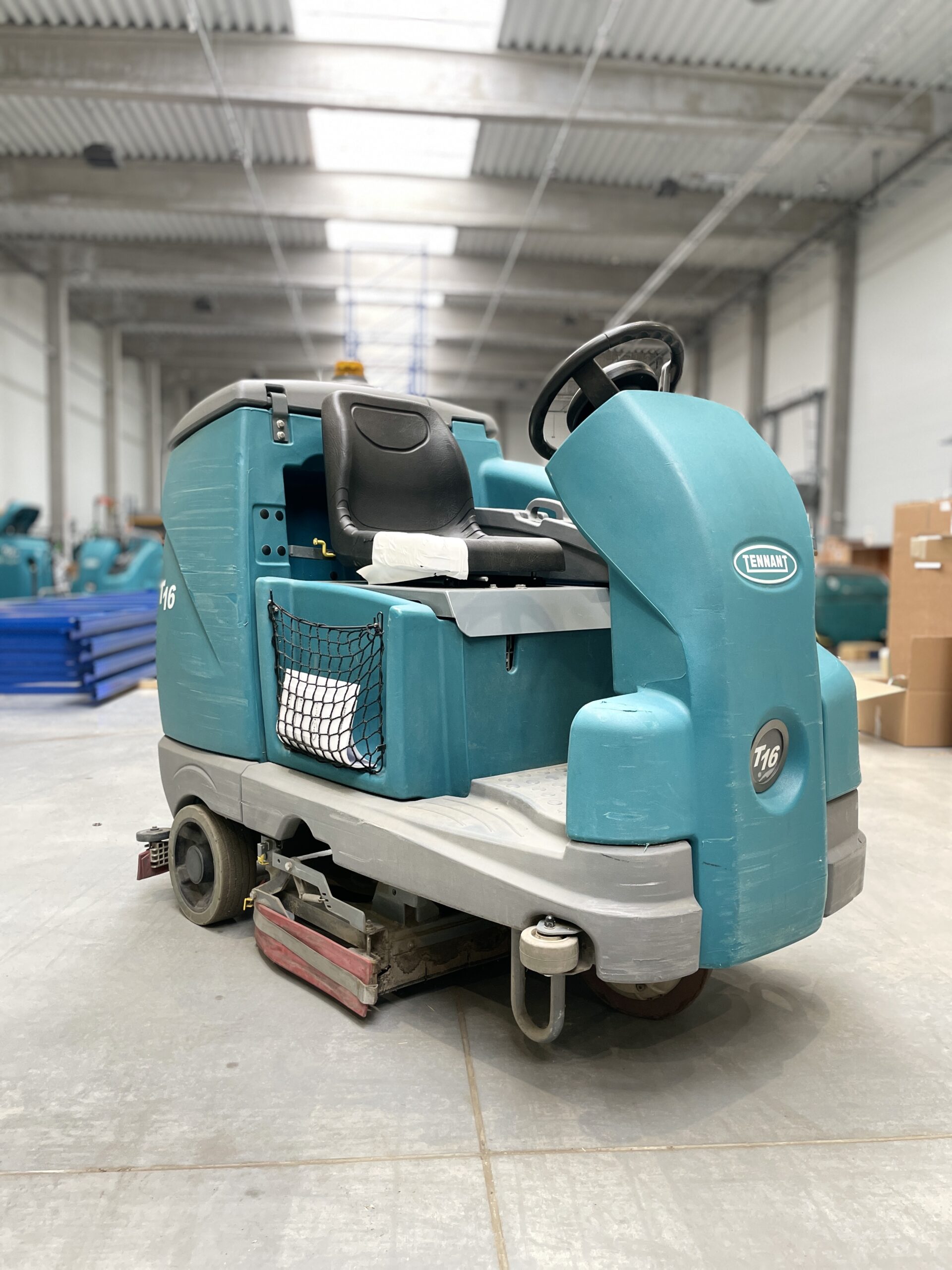 T16 DISC SCRUBBER-DRYER