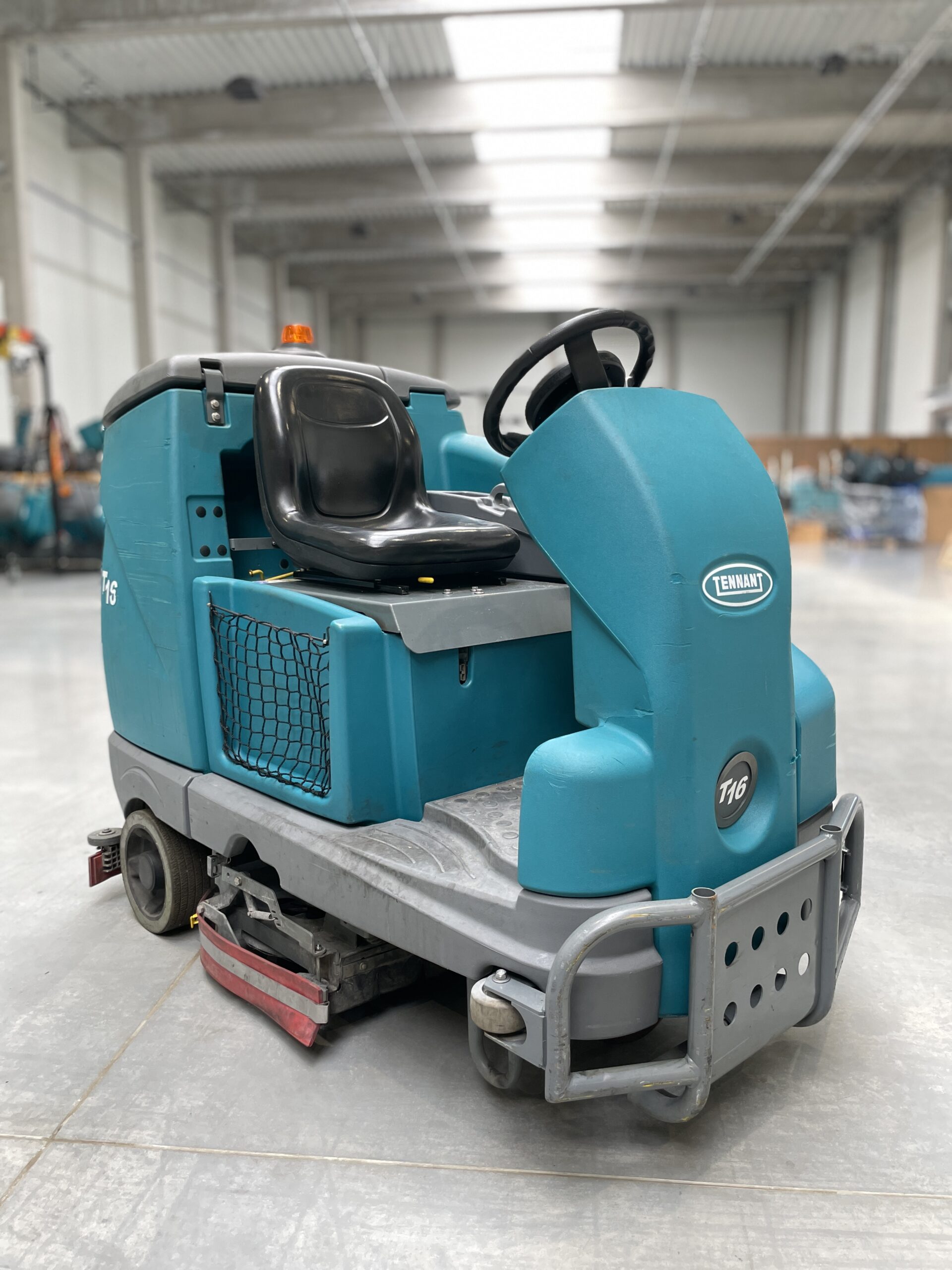 T16 DISC SCRUBBER-DRYER