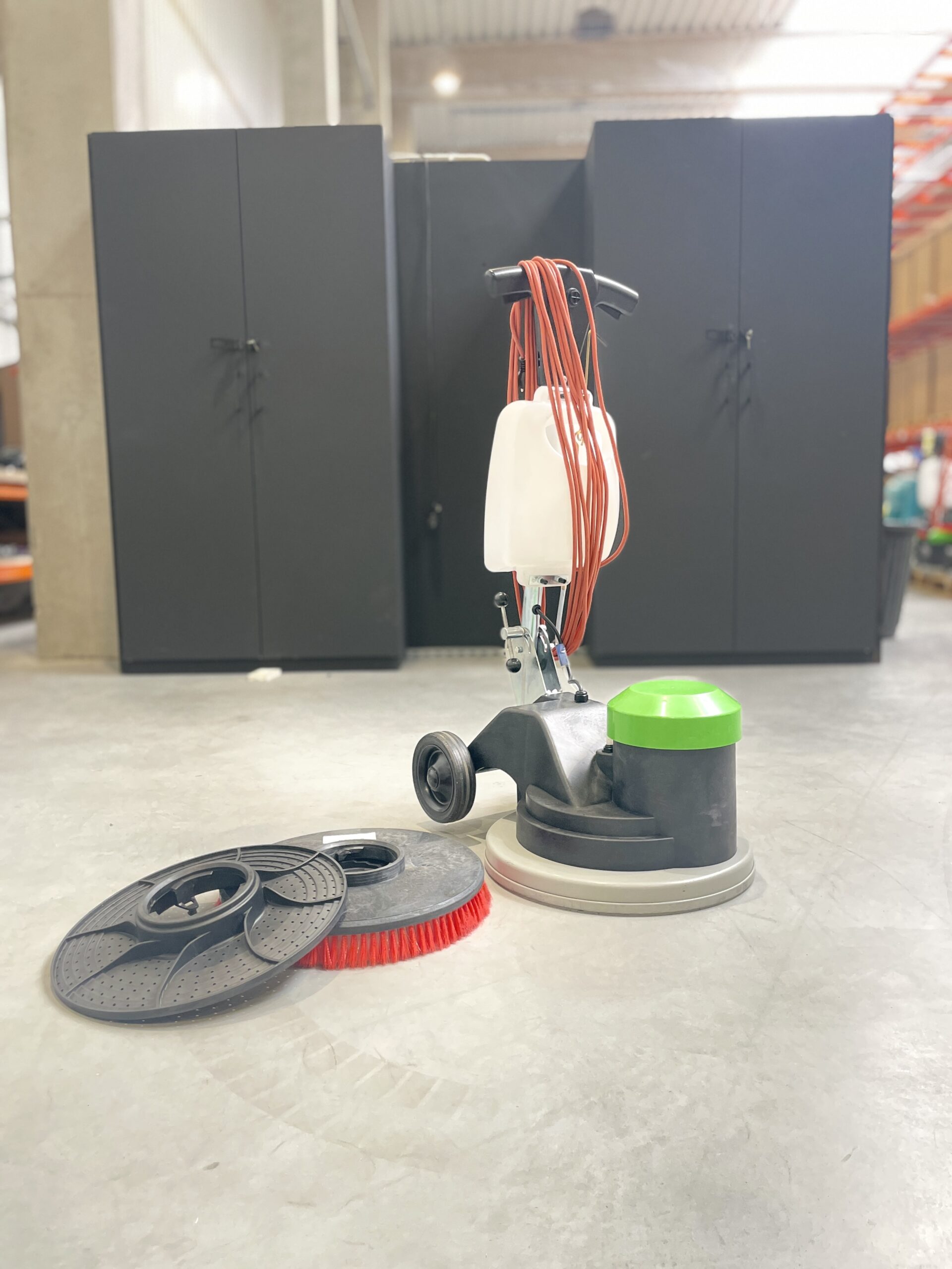 IPC ORBIS ECO MANUAL SWEEPER