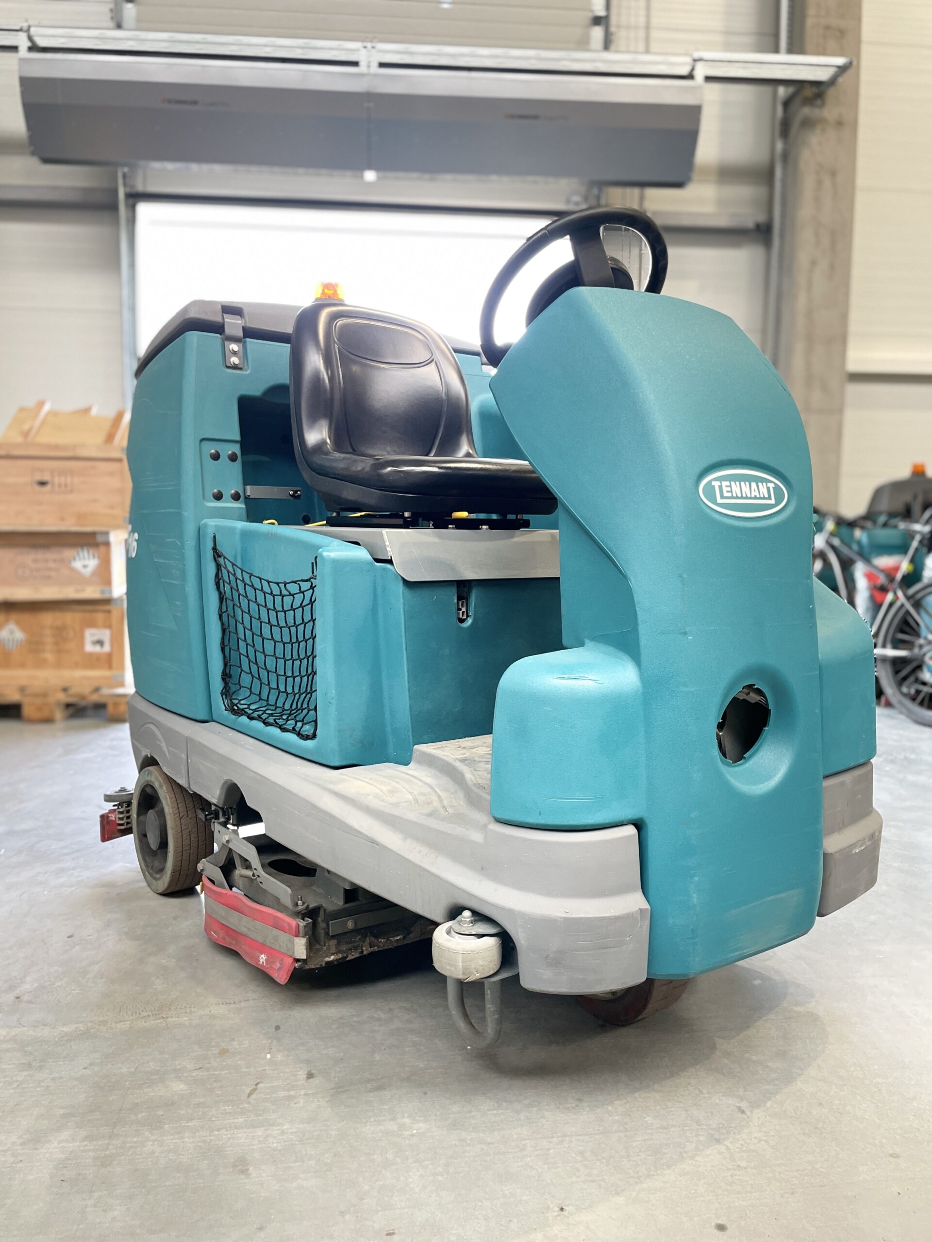 T16 DISC SCRUBBER-DRYER